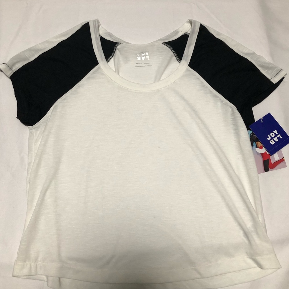 Lab joy black and white athleisure top